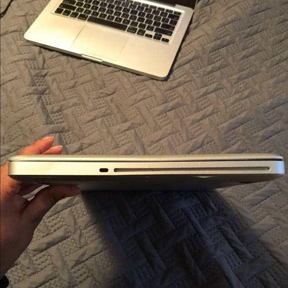 MacBook Pro 2011 - Picture 7 of 7